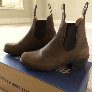 Bluntstone Women’s boots (Women’s Series Heel 1673). US SIZE 6.